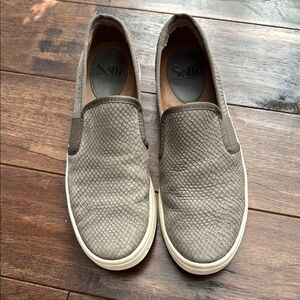 Sofft Brown Sneakers with Elastic Goring and Textured Fabric